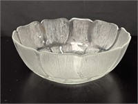 Vtg Arcoroc "Fleur" Pressed Glass Serving Bowl