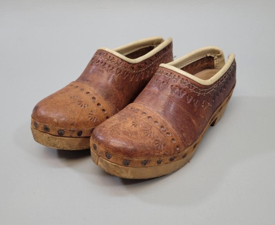 Dutch Children's Leather & Wood Clogs vtg