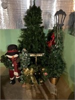 CHRISTMAS TREES, WREATH, CHRISTMAS DECOR & MORE