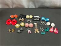 Earrings lot. From vintage to modern.