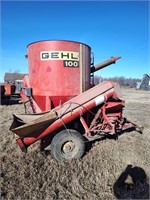 Gehl 100 Feed Grinder