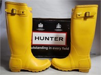 Yellow rubber Hunter boots
