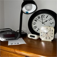 (4) Clocks & Black Desk Lamp