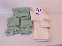 Green & Cream Bath Towels