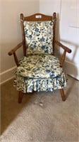 Chair with matching pillow and quilt set