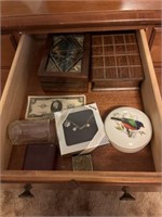 Contents of drawer, jewelry boxes
