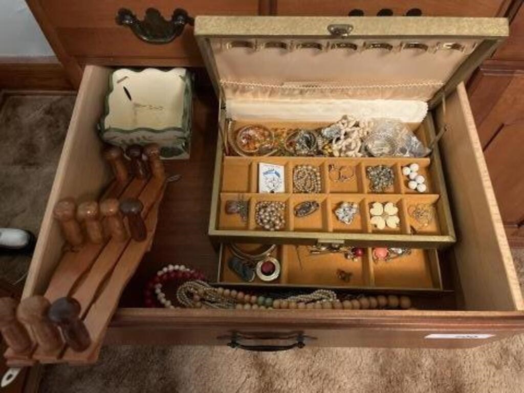 Contents of drawer, jewelry boxes