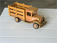 wood model truck - 10"