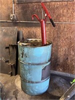 Oil barrel with pump