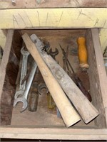 Contents of 3 drawers, hand tools, vintage handles
