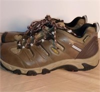 Keen Hiking Shoes Size 7.5