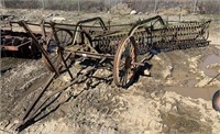 Vintage JOHN DEERE 13' Pull Rake