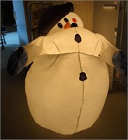 8 Ft Light -Up /Inflatable Snaowman