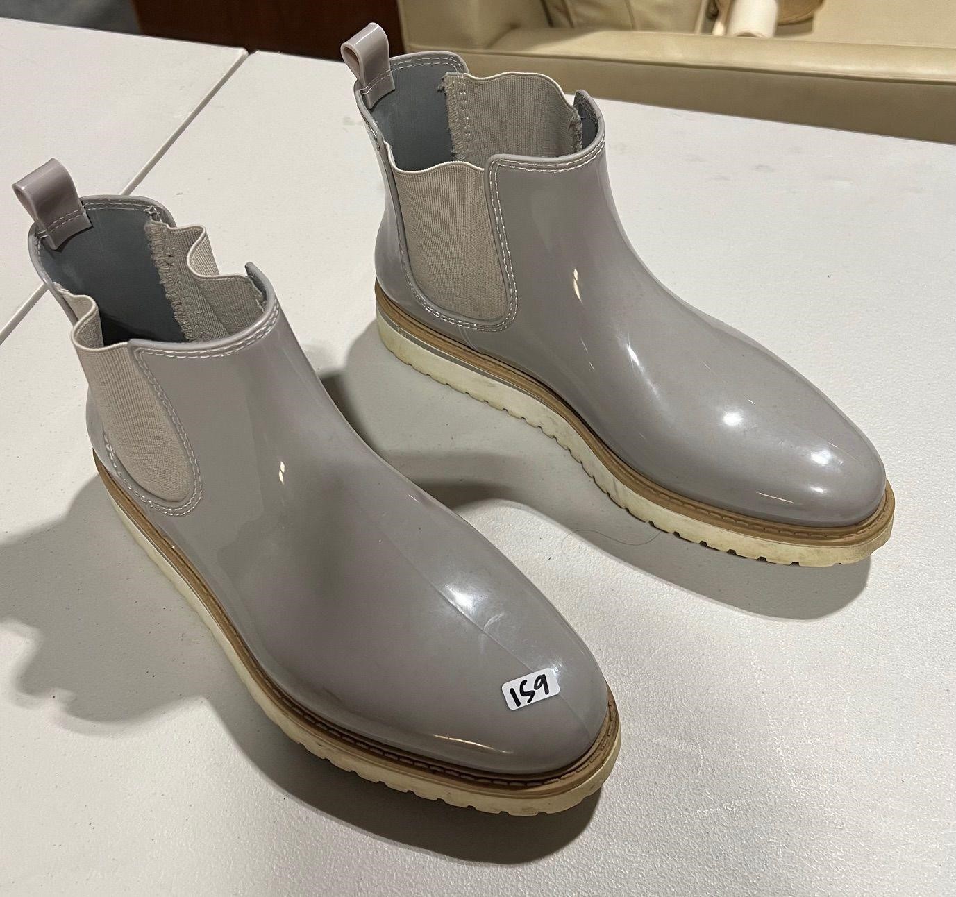 RAIN BOOTS (SZ 11)