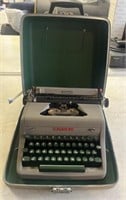 Royal aristocrat typewriter with case