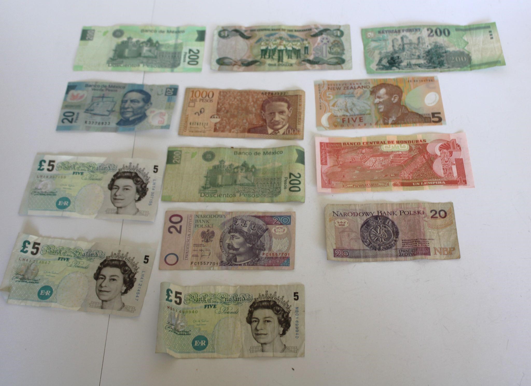 Foreign Currency Bills Lot