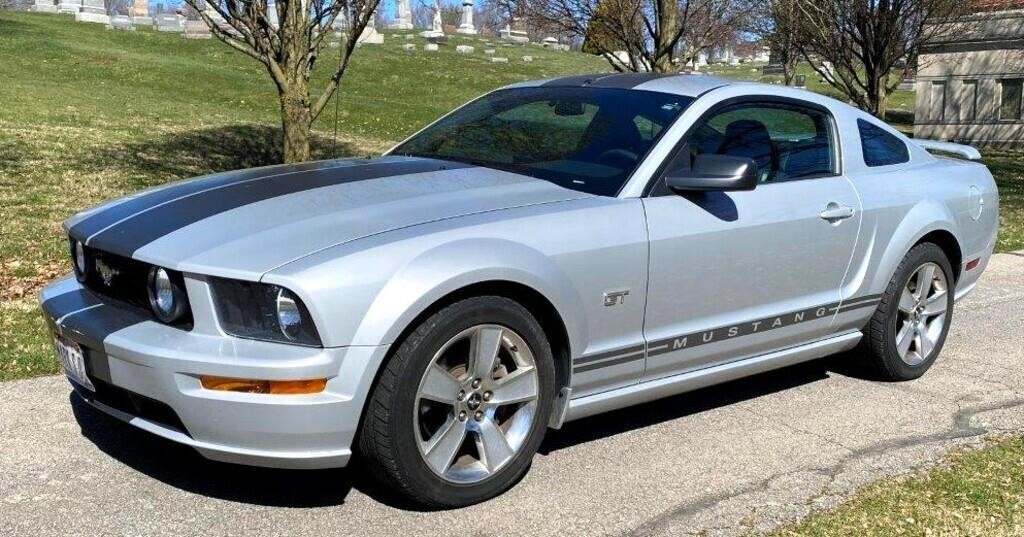 2006 Mustang GT Coupe Deluxe 5 sp. ONLY 61K Miles