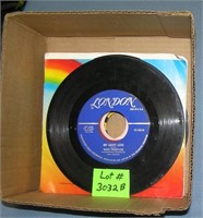 Mixed group of vintage 45 RPM records