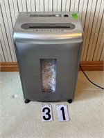 Akiva paper shredder