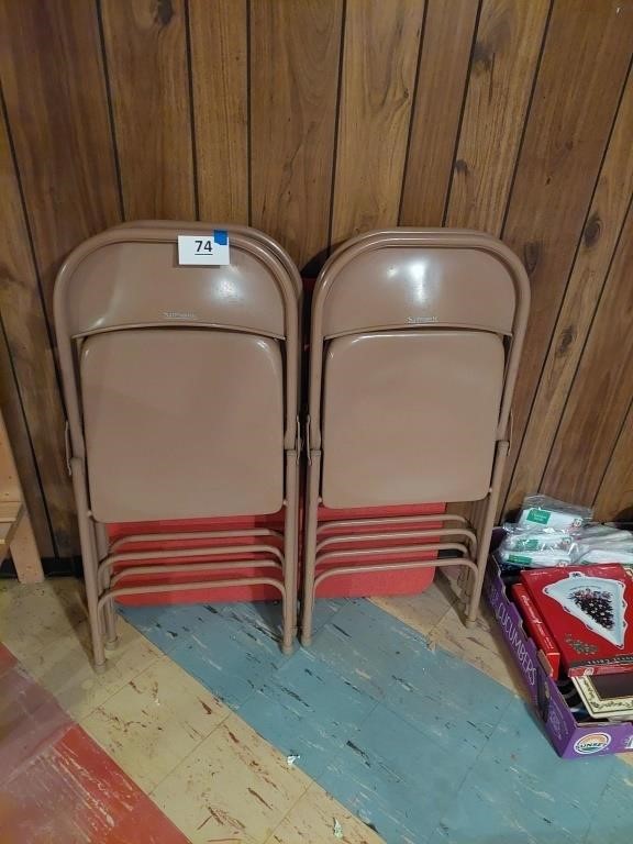 Samsonite card table and 4 chairs,