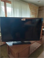 Insignia flat screen TV, 42", model NS-42E570A11,