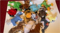 Flat of Assorted Beanie Babies(14)