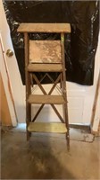 Wood Step Ladder (4 foot)