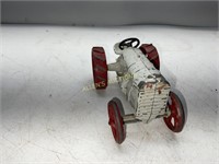 METAL TOY TRACTOR