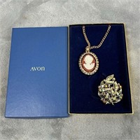 Avon Reversible Cameo Pendant Necklace & Brooch