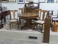 ANTIQUE 44" TIGER OAK DINING TABLE W/ 4 CHAIRS
