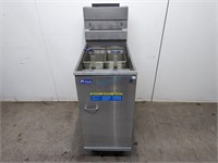 PITCO 40LBS GAS FRYER 40C+