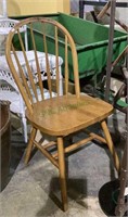 Windsor style oak dining chair     556