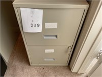 2 Drawer Locking File Cabinet w/2 Keys