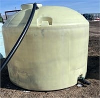 1250 gallon Poly Water Tank w/Valve. *FISS
