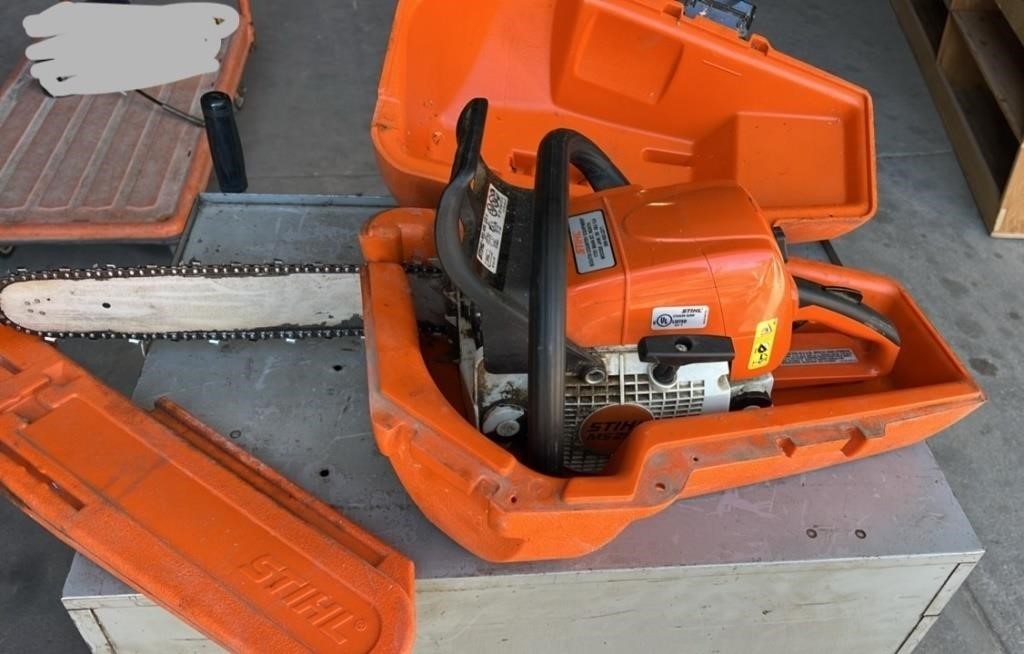 STIHL MS290 Gas Powered Chainsaw w/Case. Loose