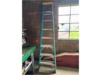 8' Werner Step Ladder: 250LB Capacity