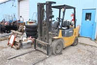 2002 CAT GP25K Propane Yard Forklift -Yellow,