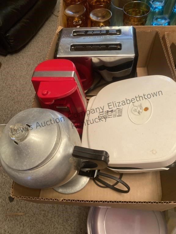 Can opener, toaster, George Forman grill and