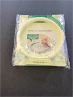 Clover embroidery hoop 7 " new in package