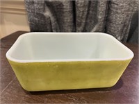 Lime green Pyrex dish( needs cleaning scratches)