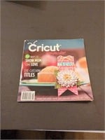 Cricut magazine/booklet 130 pages