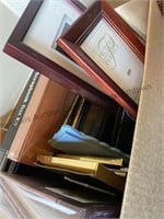 Box of assorted size picture frames, photo
