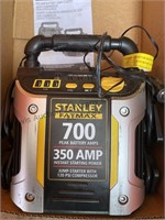 Stanley FatmaX 700 peak battery amps jump starter