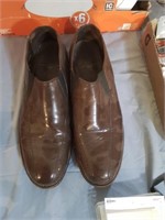 Stacy Adam's size 9 brown dress shoes