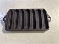 VINTAGE MINI CAST IRON MUFFIN PAN 8 in x 4 in