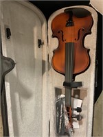 Mendini by Cecilia violin in case