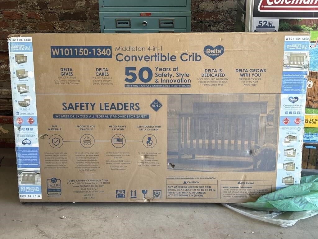 NIB Middleton 4-in-1 Convertible Crib