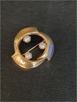 Ladies 16K Gold Brooch with Pearls