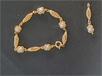 Ladies 18K Gold and Pearl Bracelet