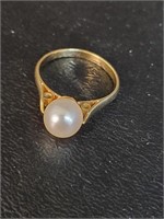 Ladies 18K Gold Pearl Ring